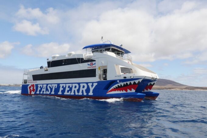 Fuerteventura: Round-Trip or 1-Way Ferry Ticket to Lanzarote - Playa Blancas Shops and Restaurants
