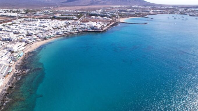 Fuerteventura to Lanzarote Ferry Crossing With Bus Service - Dining and Shopping in Playa Blanca