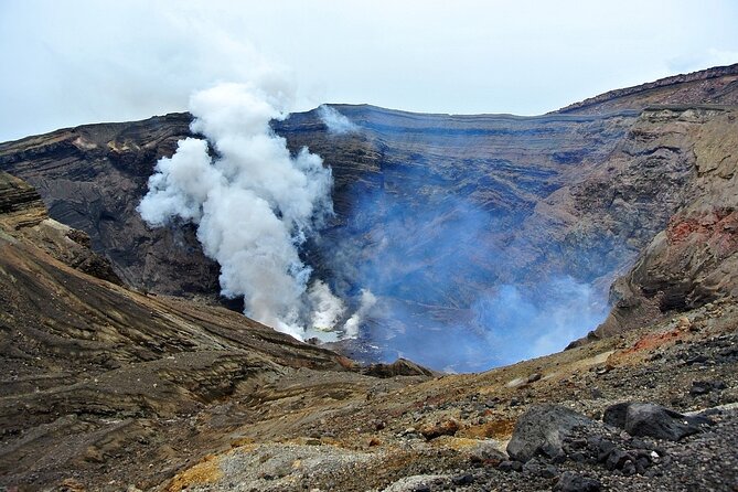 Fukuoka: Mount Aso Volcano, Kumamoto Castle, Grasslands Day Tour - Kumamoto Castle