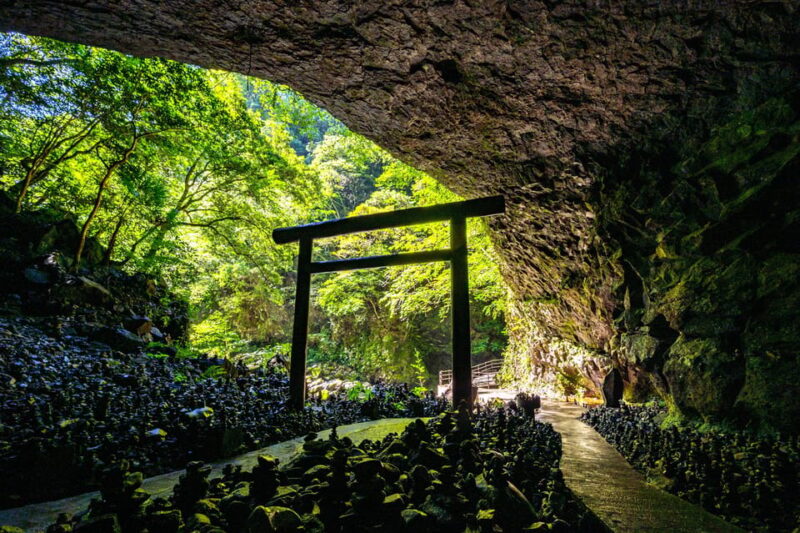 Fukuoka: Takachiho Gorge 1 Day Private Tour - Boat Ride Experience