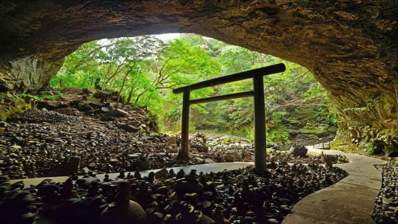 Fukuoka: Takachiho Gorge, Amano Iwato & Scenic Train Tour - Key Points
