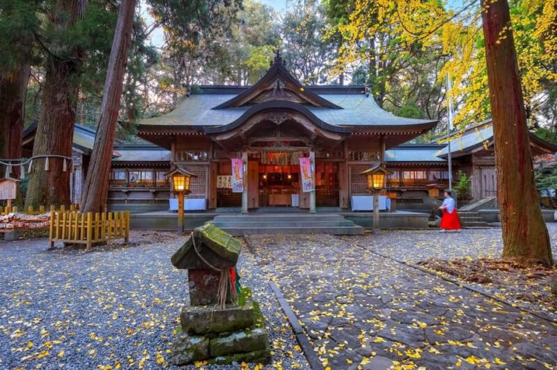 Fukuoka: Takachiho Gorge and Shrine Private Day Trip - Discovering the Stunning Takachiho Gorge