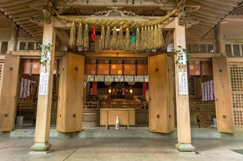Fukuoka: Takachiho Gorge and Shrine Private Day Trip - Experiencing the Peaceful Shrine Grounds