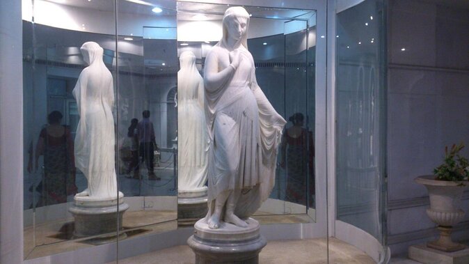 Ful-Day Tour: Golconda Fort, Qutub Shahi Tombs and Iconic Salarjung Museum - Good To Know