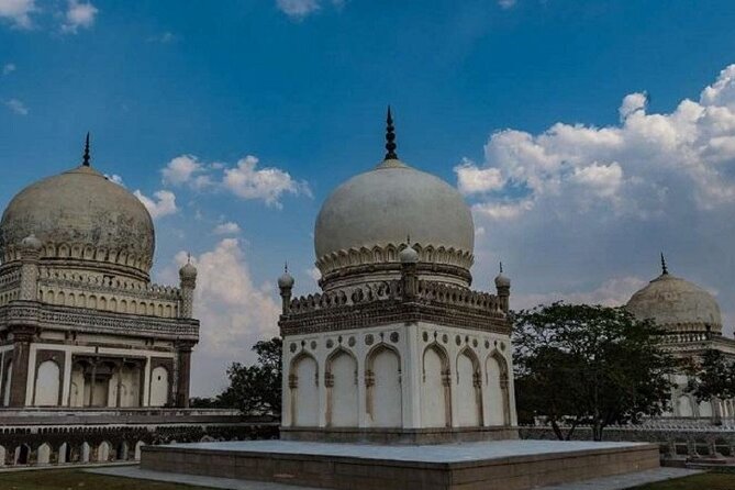 Ful-Day Tour: Golconda Fort, Qutub Shahi Tombs and Iconic Salarjung Museum - Taking in the Salarjung Museums Treasures