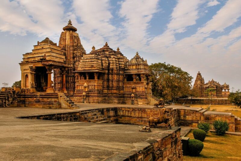 Full Day 8-hours Heritage Tour to Khajuraho Temples - Historical Significance and Architecture
