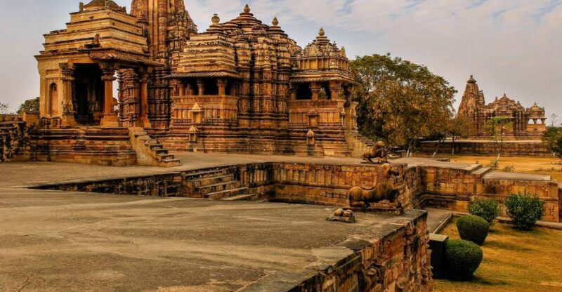 Full Day 8-hours Heritage Tour to Khajuraho Temples - Taking in Indian Culture
