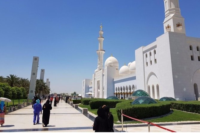 Full-Day Abu Dhabi City Tour From Dubai Including Lunch - Heritage Village and Saadiyat Islands