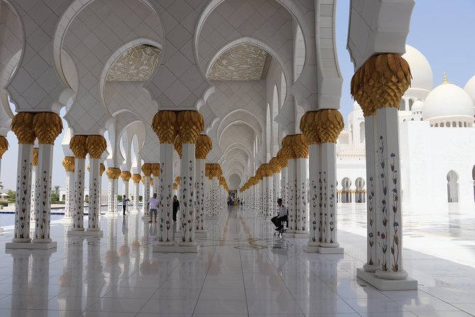 Full Day Abudhabi City Tour With Ferrari World Theme Park Ticket - Cultural Landmarks Exploration