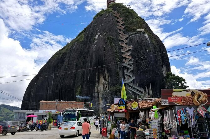 Full-Day All-Inclusive Tour Guatapé Stone of El Peñol - Meeting and Pickup