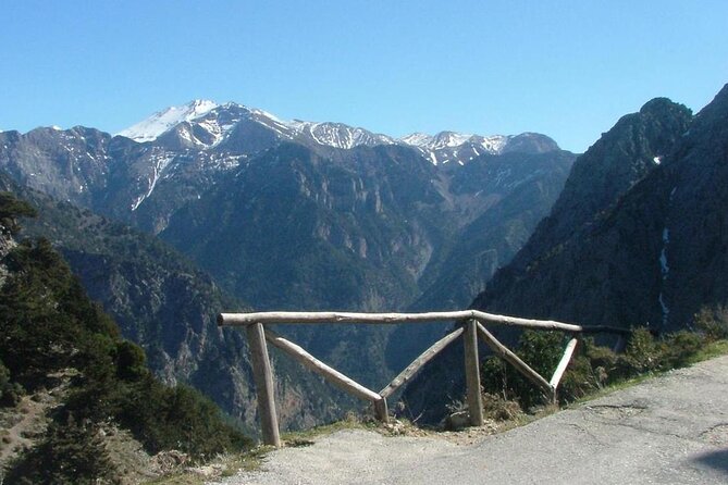 Full-Day Beginners Hiking Route Tour to Samaria Gorge - Hike Through Samaria Gorge