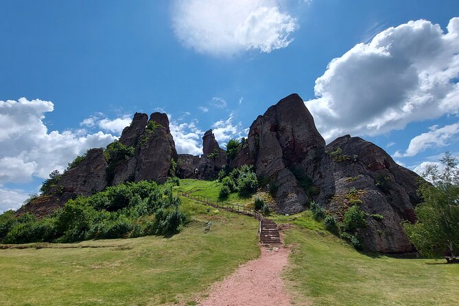 Full-Day Belogradchik Rocks and Venetsa Cave Tour From Sofia - Visiting the Belogradchik Rocks