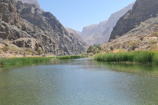 Full-Day Bimmah Sinkhole and Wadi Al Arbeieen Tour - Sinkhole Exploration