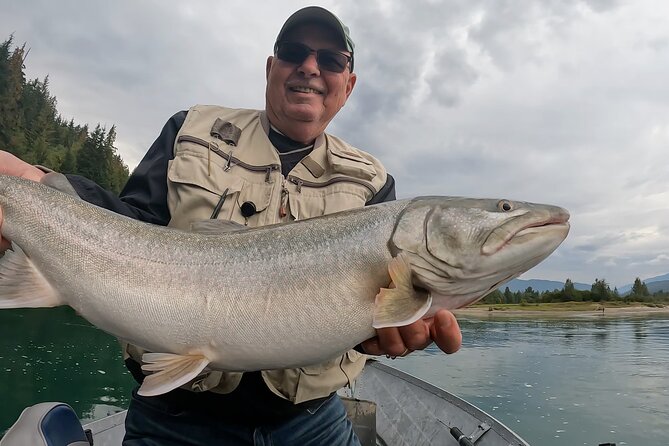 Full Day Boat Trip 8 HRS - Fishing in the Columbia River