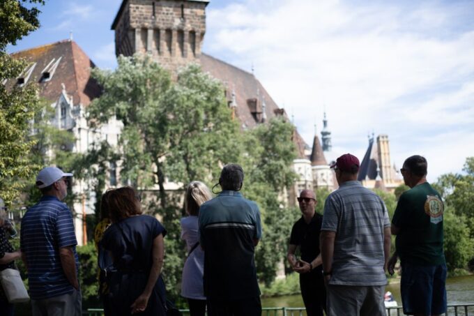 Full Day Budapest City Tour With Lunch, Wine & Dessert - Budapest History and Culture