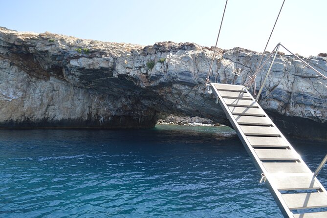 Full Day Catamaran Cruise in Paros - Dining Experience