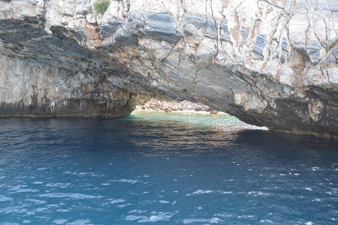 Full Day Catamaran Cruise in Paros - Luxury Catamaran Details