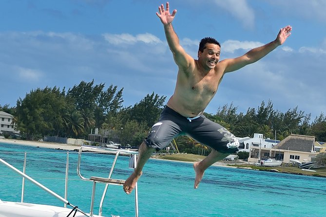 Full-Day Catamaran Cruise to Ile Aux Cerfs With BBQ Lunch - Wheelchair Accessibility