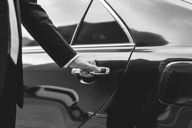 Full-Day Chauffeur Service Sedan In Paris - Comfort and Convenience