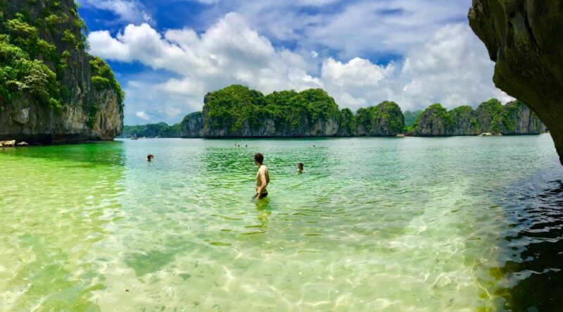 Full-Day Cruise and Kayak in Lan Ha Bay, Cat Ba Island - Lunch and Relaxation