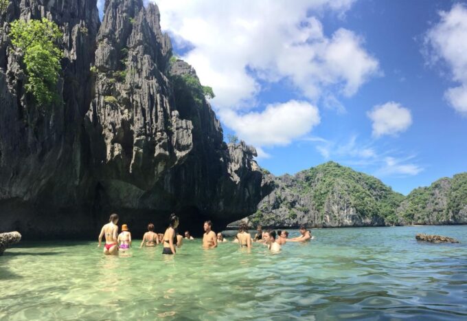 Full-Day Cruise and Kayak in Lan Ha Bay, Cat Ba Island - Kayaking, Swimming, and Relaxation