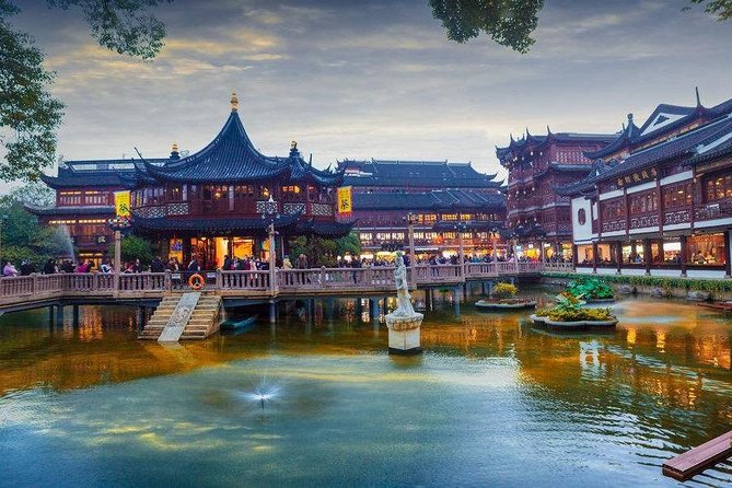 Full-Day Customized Shanghai Highlights From Guangzhou by Air - Exploring the Bund