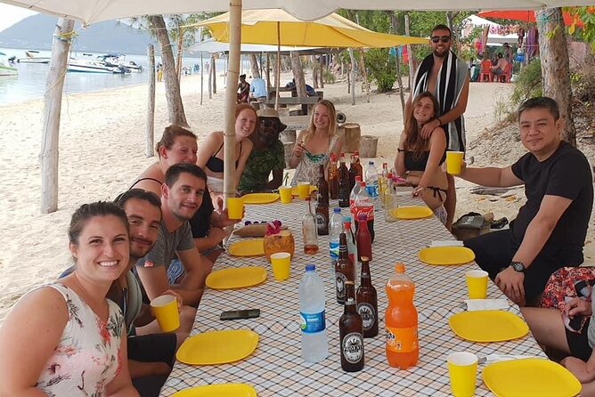 Full-Day Dolphin Watching Cruise in Mauritius - Dolphin Behavior Insights