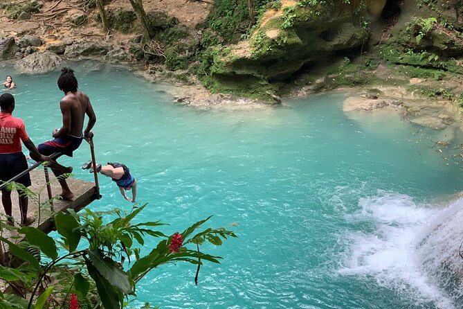 Full Day Dunns River and Blue Hole With Lunch - Transportation and Pickup
