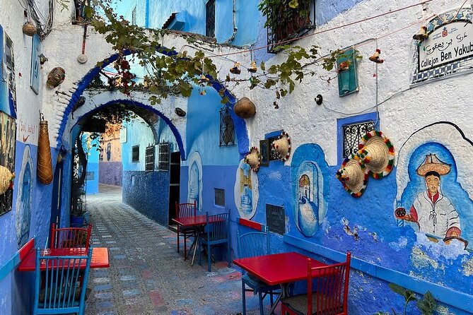 Full Day Experience to Chefchaouen From Fez With Local Expert - Local Guides Expertise