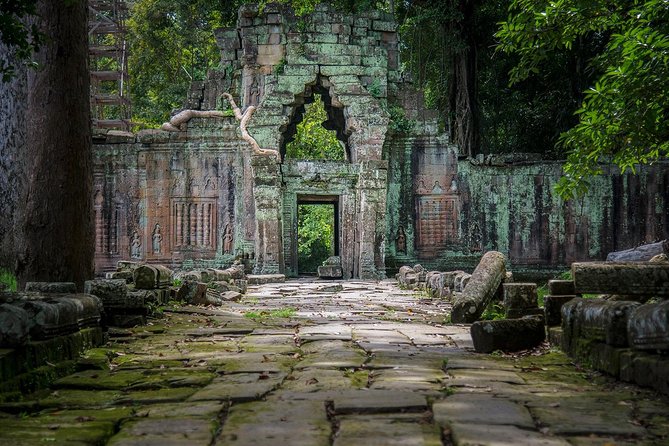 Full-Day Explore Angkor Wat Temple & Floating Village - Pickup Information