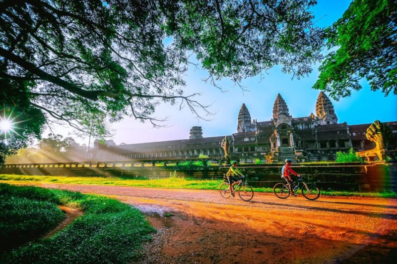 Full Day: From Dawn to Dusk: Angkors Sunset Timeless Beauty - Iconic Temples and Landmarks