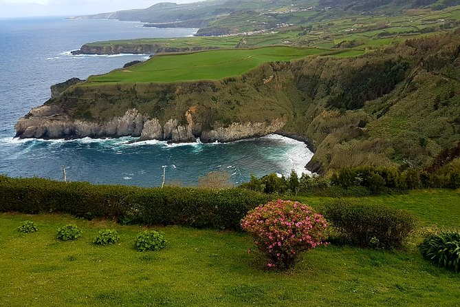 Full-Day Furnas Tour: Lake, Fumaroles and Thermal Pools 4x4 - Meeting and Pickup Information