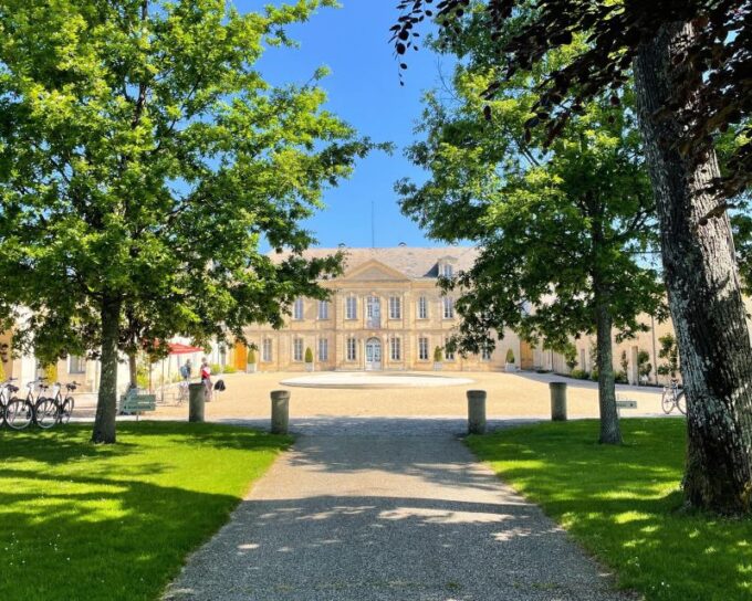 Full-Day Gourmet Tour & Medoc Visit & Tasting - Exploring Bordeaux City Center