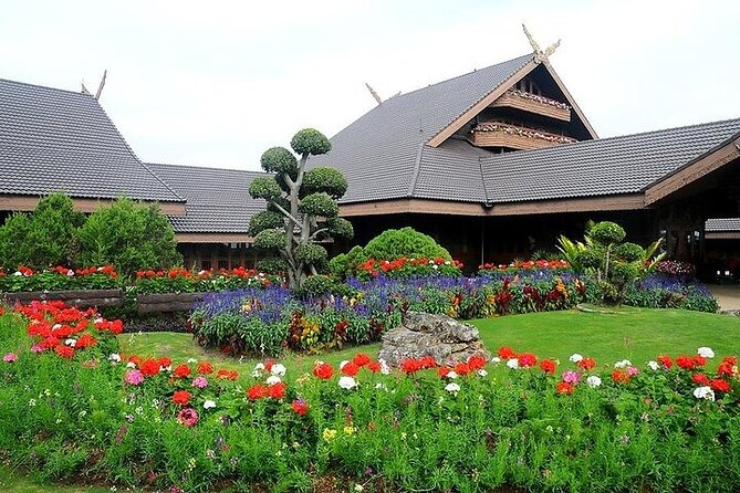 Full Day Group Tour in Chiang Rai - Wat Rong Khun (White Temple)