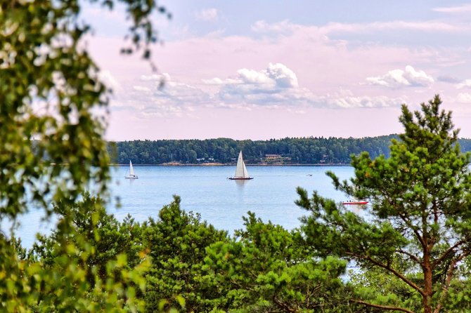 Full-Day Guided Turku and Castle Tour From Helsinki - Transportation and Accessibility