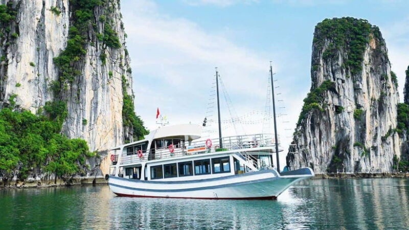 Full Day Ha Long Bay Deluxe Cruise/Bus/Lunch/Kayak - Itinerary and Activities