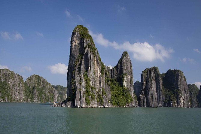 Full-Day Halong Bay Tour Including Kayaking From Hanoi - Itinerary Highlights