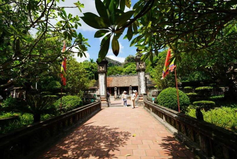 Full Day Hoa Lu - Tam Coc - Mua Cave/Buffet/Tour Guide/Bus - Inclusions and Exclusions