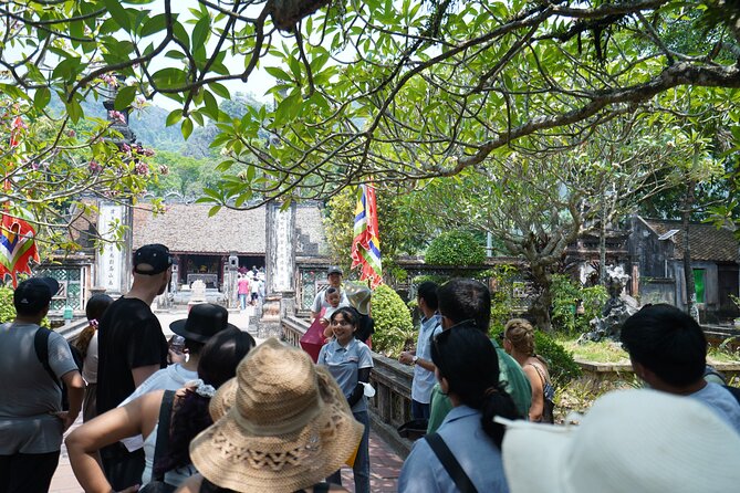 Full Day Hoa Lu/Tam Coc/ Mua Cave Tour by Limousine Bus - Knowledgeable Guides