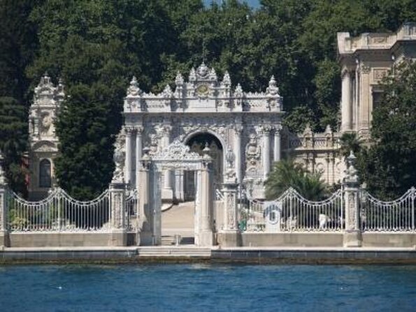 Full Day Istanbul Bosphorus Cruise and Dolmabahce Palace Tour With Private Guide - Meeting and Pickup Arrangements