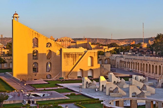Full-Day Jaipur Private Sightseeing Tour by Car With Guide - Key Points