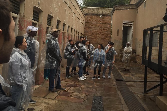 Full Day Johannesburg , Apartheid Museum and Soweto Tour - 8hrs - Group Size and Accessibility