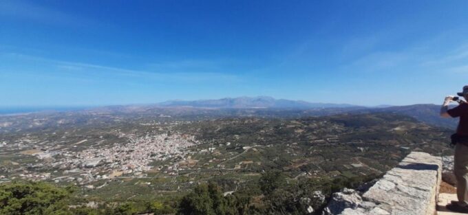 Full Day Knossos Palace, Local Distillery, Lunch @ Archanes - Knossos Palace Visit