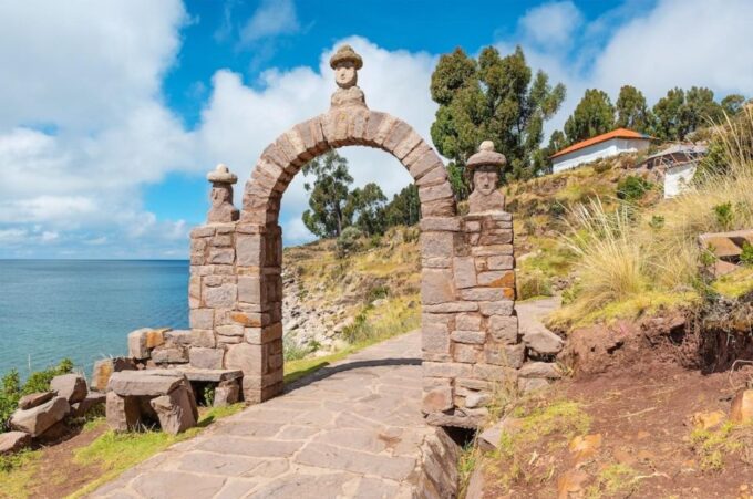 Full Day Lake Titicaca Tour to Uros and Taquile Islands - Local Cuisine and Crafts