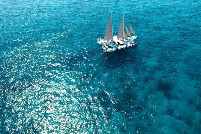 Full Day Lembongan Island Catamaran Cruise With BBQ Lunch - Meeting and Pickup