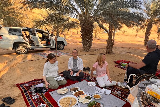 Full Day Liwa Desert Sunset Safari Tour With Lunch at Oasis - Sunset Viewing Experience