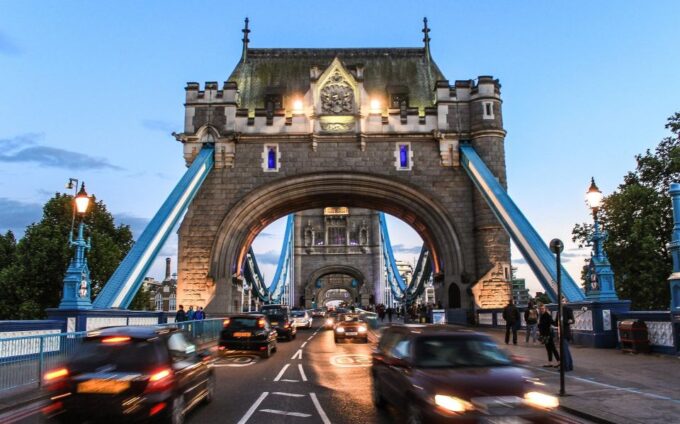 Full Day London Tour in a Private Vehicle With Admission - Cancellation Policy