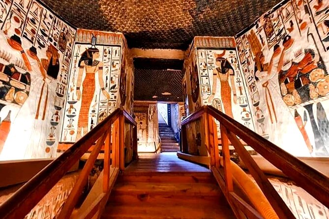 Full-Day Luxor Tour of the East and West Banks With Lunch - Exploring the East Bank