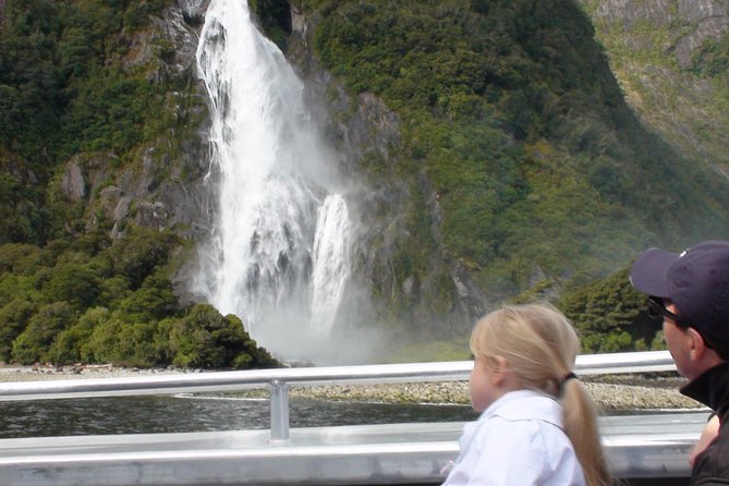 Full-Day Milford Sound Extraordinaire Tour From Te Anau - Cruise on Milford Sound