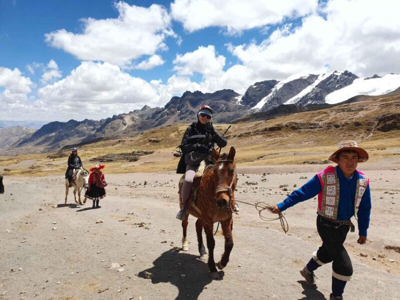 FULL DAY| MOUNTAIN OF COLORS ON HORSEBACK - Inclusions and Exclusions